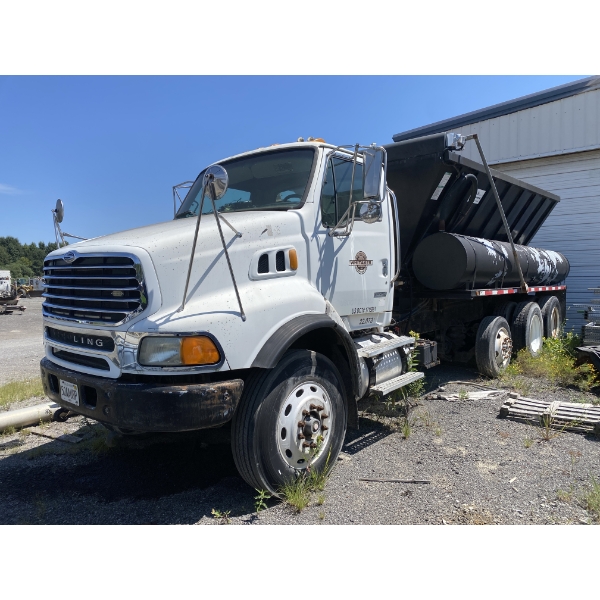 2007 STERLING L9500 SPREADER TRUCK