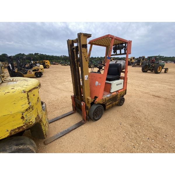 TOYOTA 2FGC10 Forklift - Mast