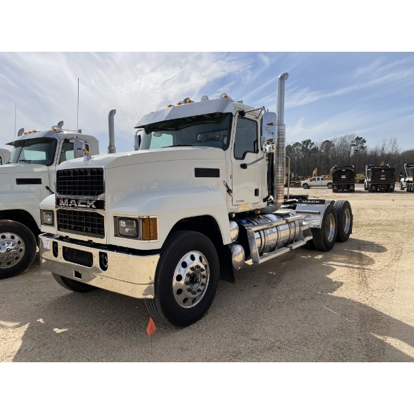 2024 MACK PI64T Day Cab Truck