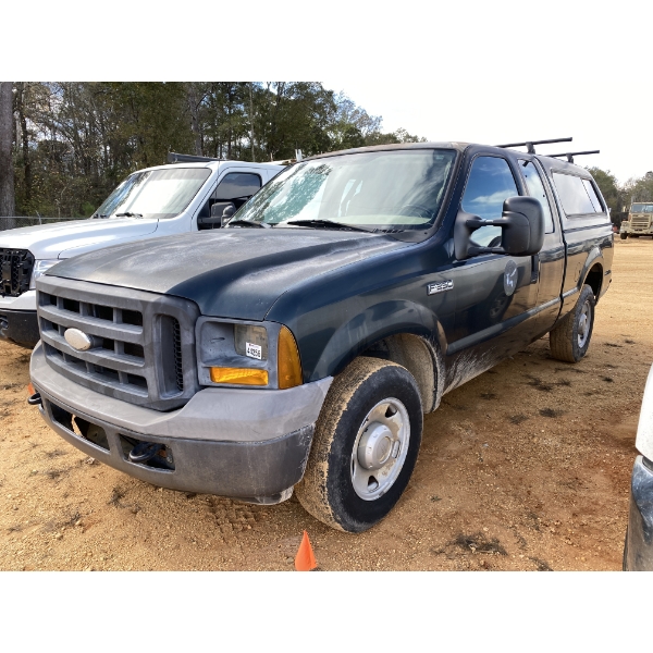 2005 FORD F250 XL Pickup Truck