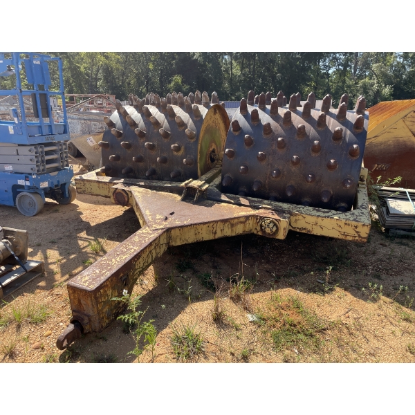 1970  TANDEM SHEEPS FOOT  Roller