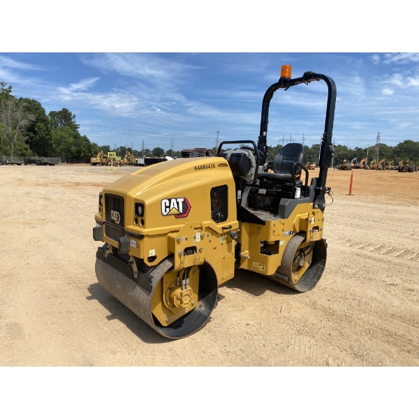 2022 CAT CB2.7 Roller