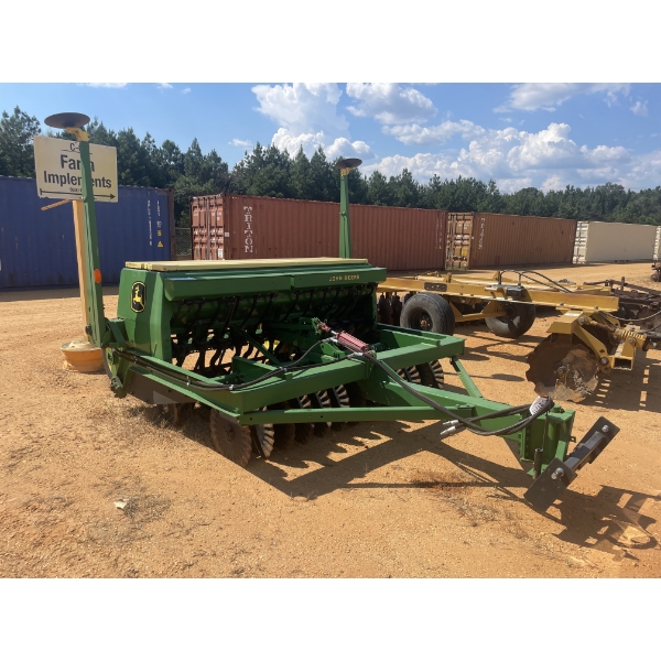 JOHN DEERE 8' Grain Drill