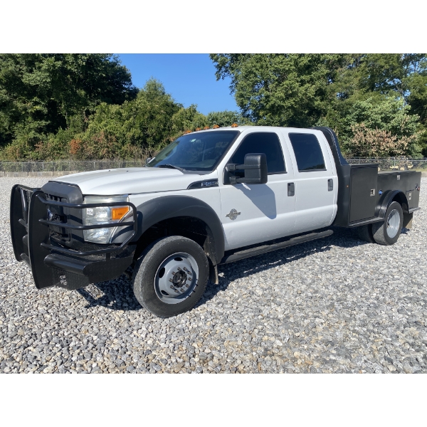2013 FORD F550 XL Flatbed Truck
