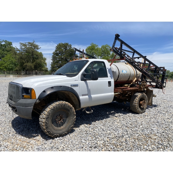 2007 FORD F350 XL Sprayer Truck