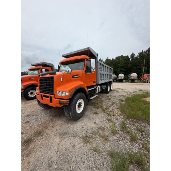 2019 VOLVO VHD Dump Truck