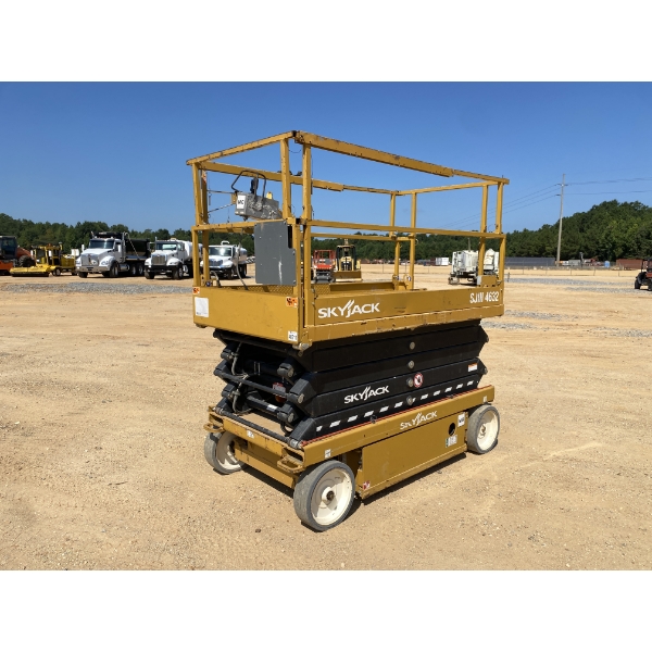 2018 SKYJACK SJIII 4632 Scissor Lift