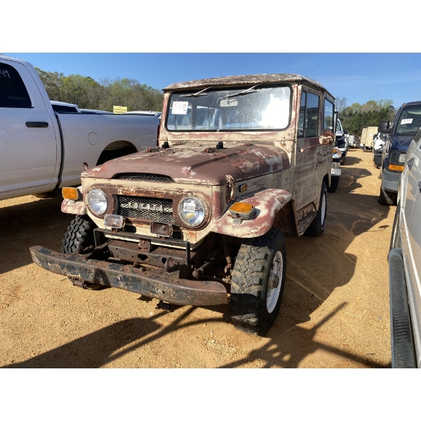 1973 TOYOTA LAND CRUISER FJ40 SUV