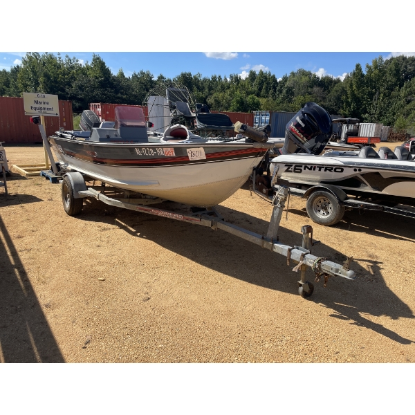 TRACKER PRO V Boat