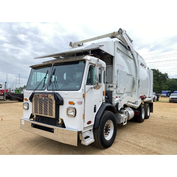 2025 PETERBILT 520 Garbage / Sanitation Truck