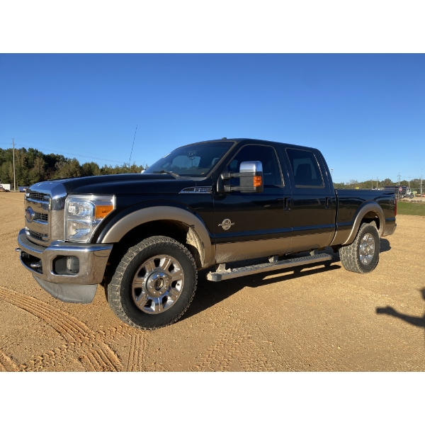 2013 FORD F250 LARIAT Pickup Truck