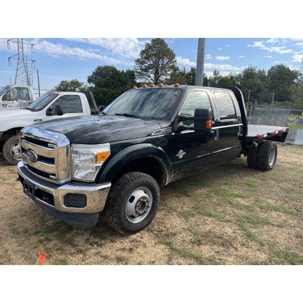 2014 FORD F350 XLT Flatbed Truck