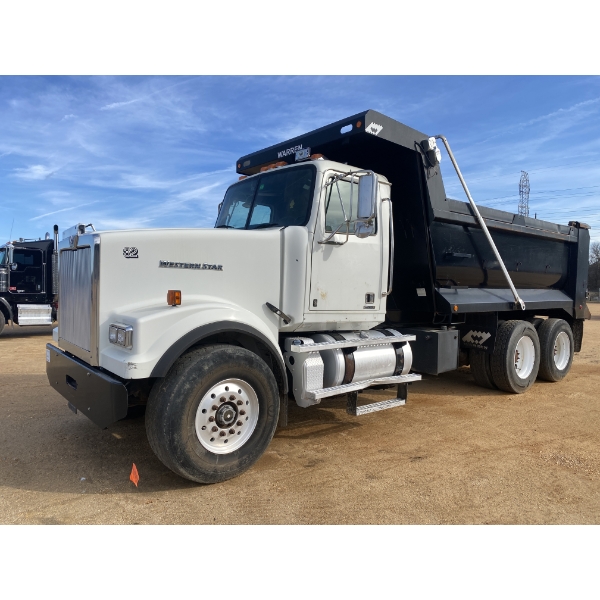 2018 WESTERN STAR 4900SF Dump Truck