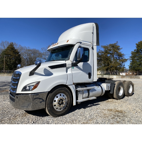 2020 FREIGHTLINER CASCADIA Day Cab Truck