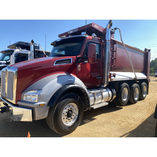 2020 KENWORTH T880 Dump Truck