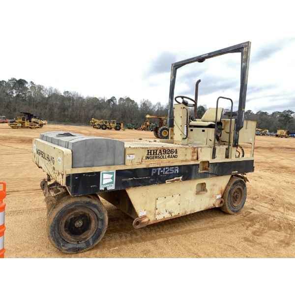 1999 INGERSOLL RAND PT-125R PNEUMATIC Roller