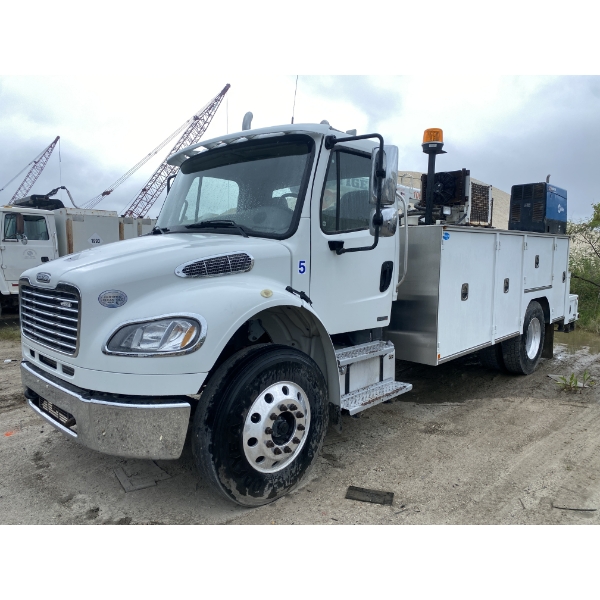 2010 FREIGHTLINER M2 Service / Mechanic Truck