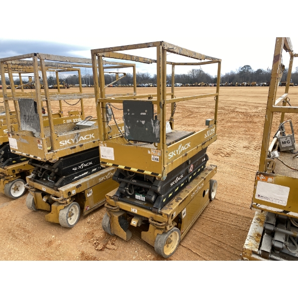 2017 SKYJACK SJIII-3219 Scissor Lift
