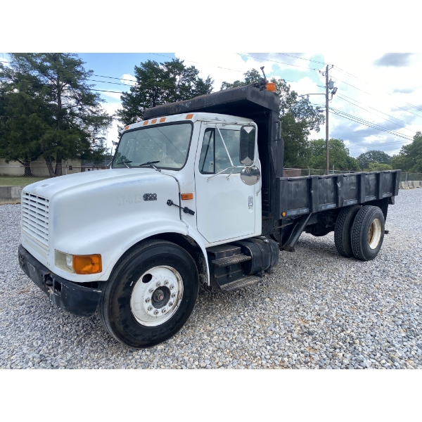 1999 INTERNATIONAL 4700 Flatbed Dump Truck