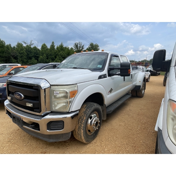 2014 FORD F350 XL Pickup Truck
