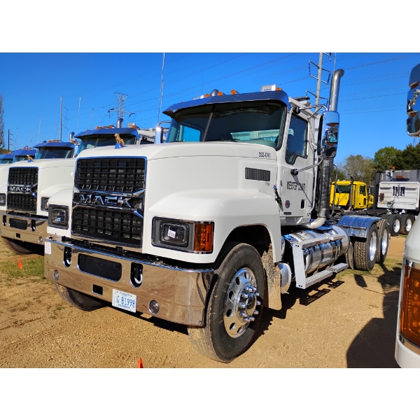 2026 MACK PI64T Day Cab Truck