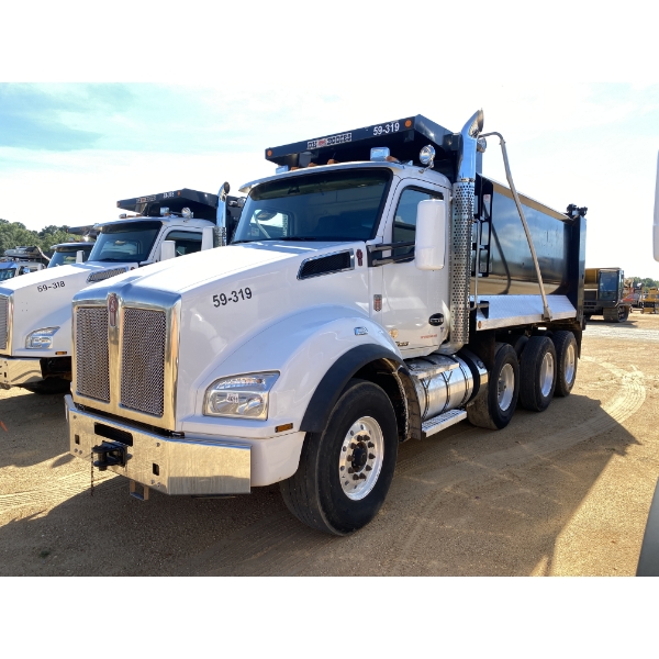 2020 KENWORTH T880 Dump Truck