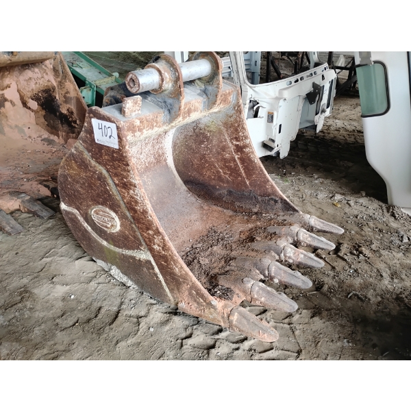 STRICKLAND 48" BUCKET