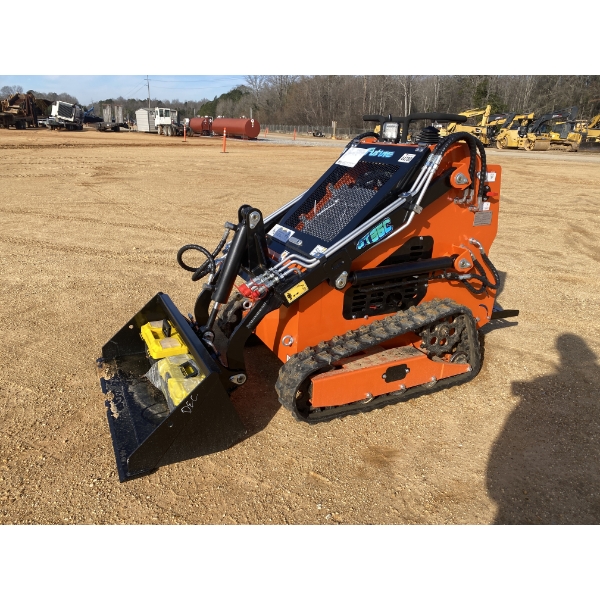 2025 FUTURE 36C MINI Skid Steer Loader - Crawler
