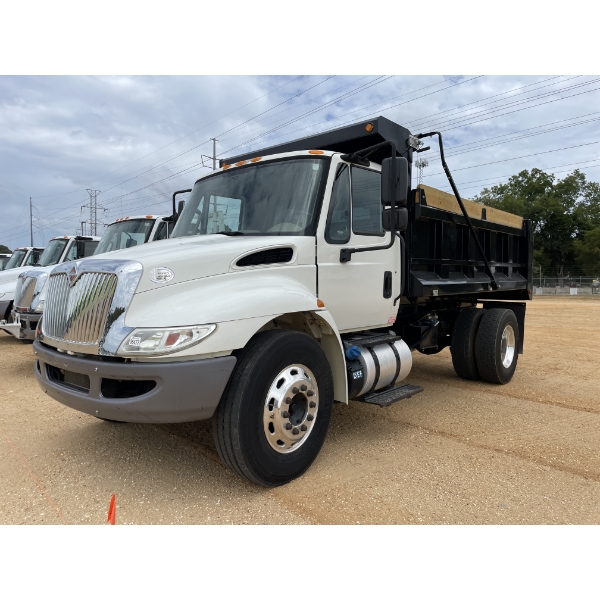 2018 INTERNATIONAL 4300 Dump Truck