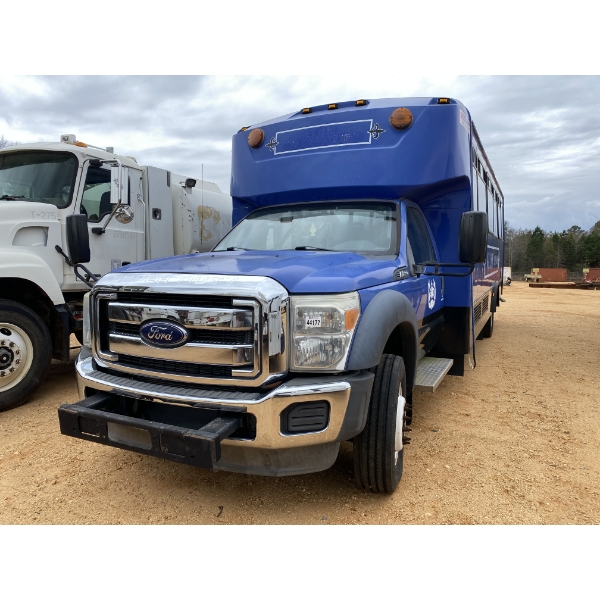 2015 FORD F550 XL Bus