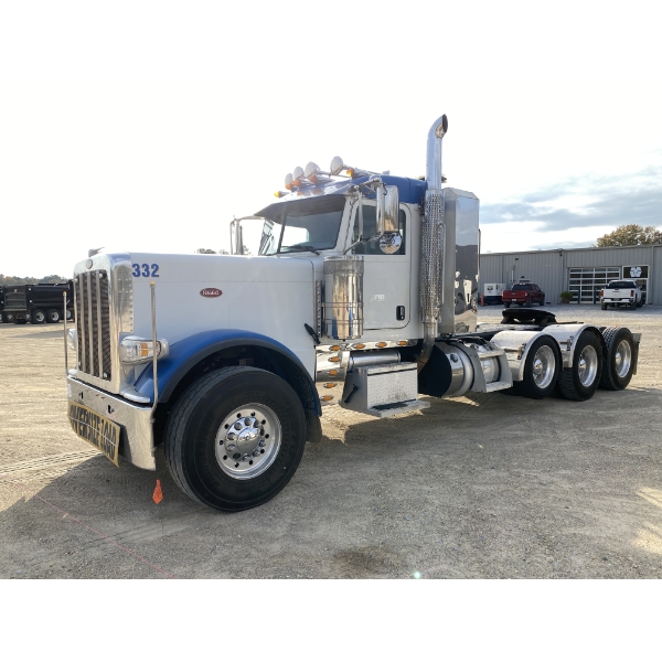 2019 PETERBILT 389 Day Cab Truck