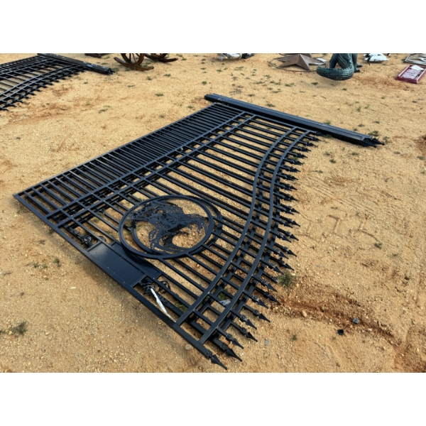 16' METAL GATE ELK SCENE
