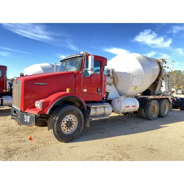 2018 KENWORTH T800 Concrete Mixer / Pump Truck