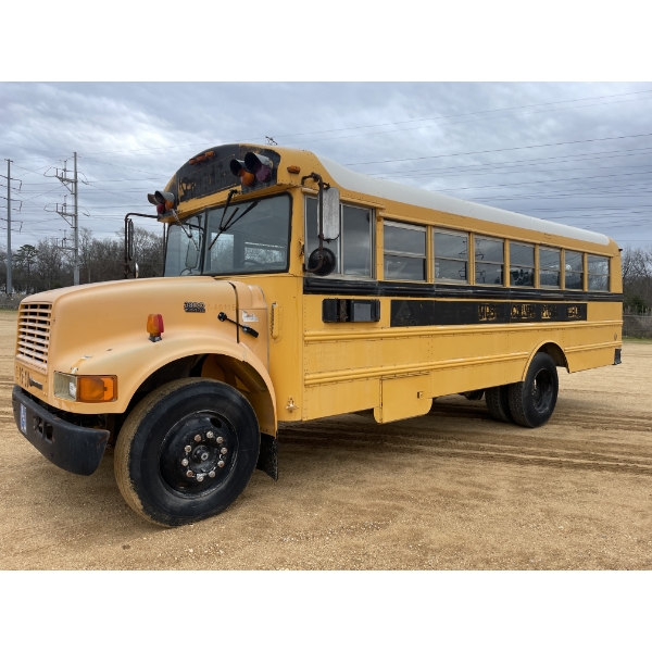 1996 INTERNATIONAL 3800 Bus