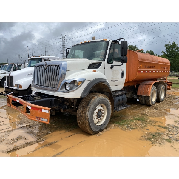 2008 INTERNATIONAL 7600 Water Truck