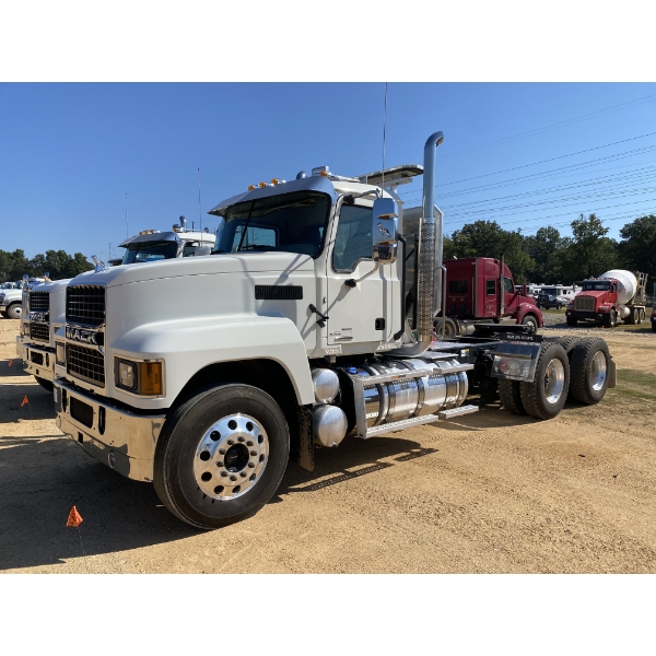 2024 MACK PI64T Day Cab Truck