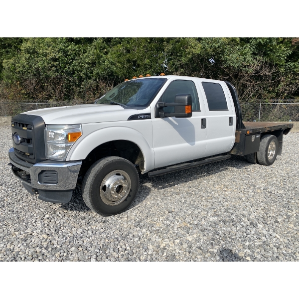 2016 FORD F350 XL Flatbed Truck
