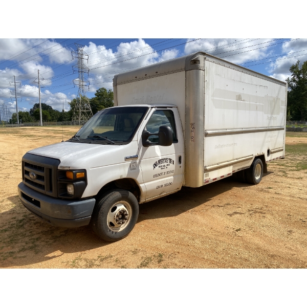 2017 FORD E350 Box Truck
