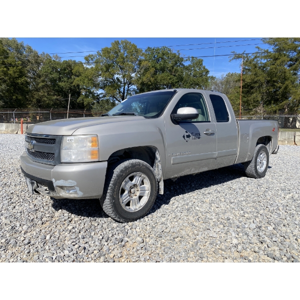 2007 CHEVROLET SILVERADO LTZ Z71 Pickup Truck