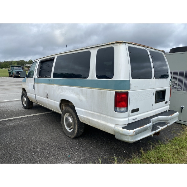 2000 FORD E350 Cargo Van