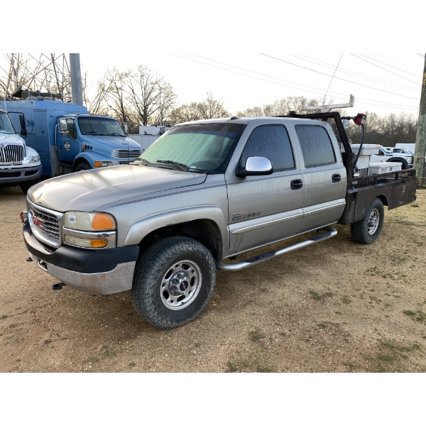 2002 GMC 2500 HD SLT Flatbed Truck
