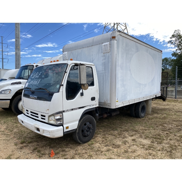 2006 ISUZU NPR Box Truck