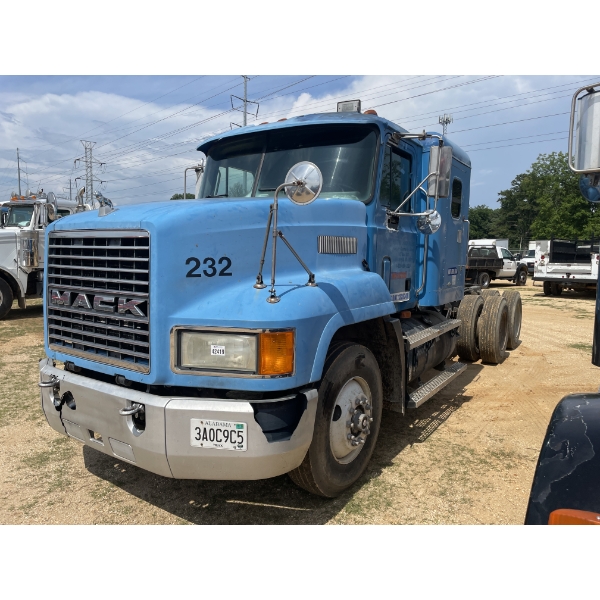 1994 MACK CH613 Day Cab Truck
