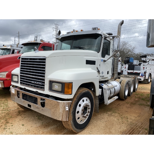 2017 MACK CHU613 Day Cab Truck