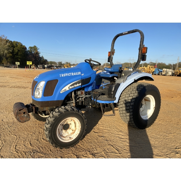 2005 NEW HOLLAND TC45DA Farm Tractor
