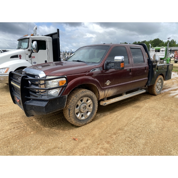 2015 FORD F250 LARIAT Flatbed Truck