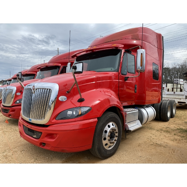 2018 INTERNATIONAL PROSTAR+ 122 Sleeper Truck