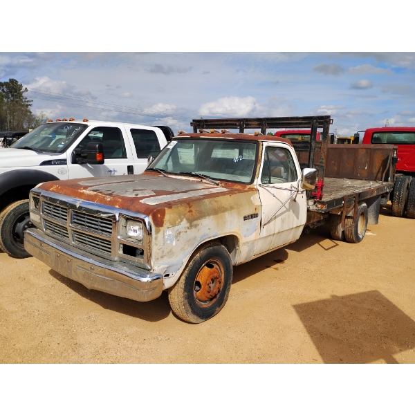 1992 DODGE RAM 350 Flatbed Truck