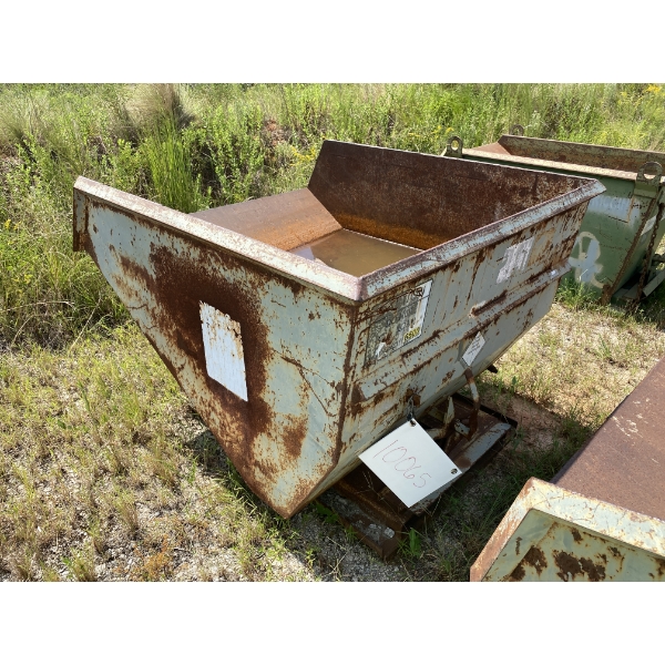 SELF-DUMPING HOPPER