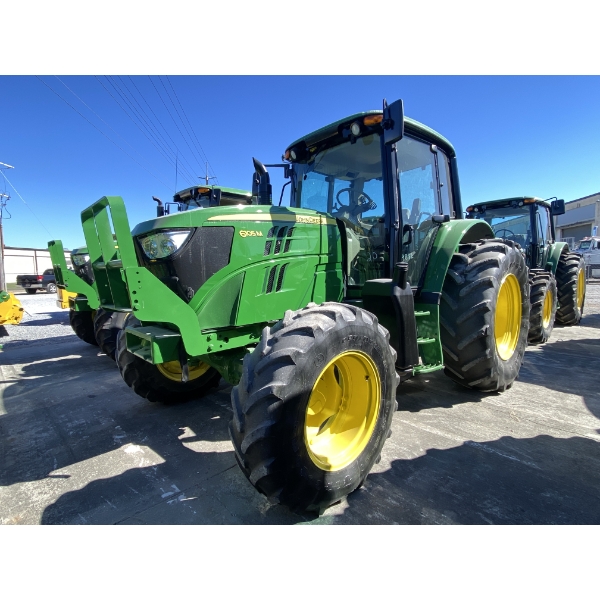 2015 JOHN DEERE 6105M Farm Tractor